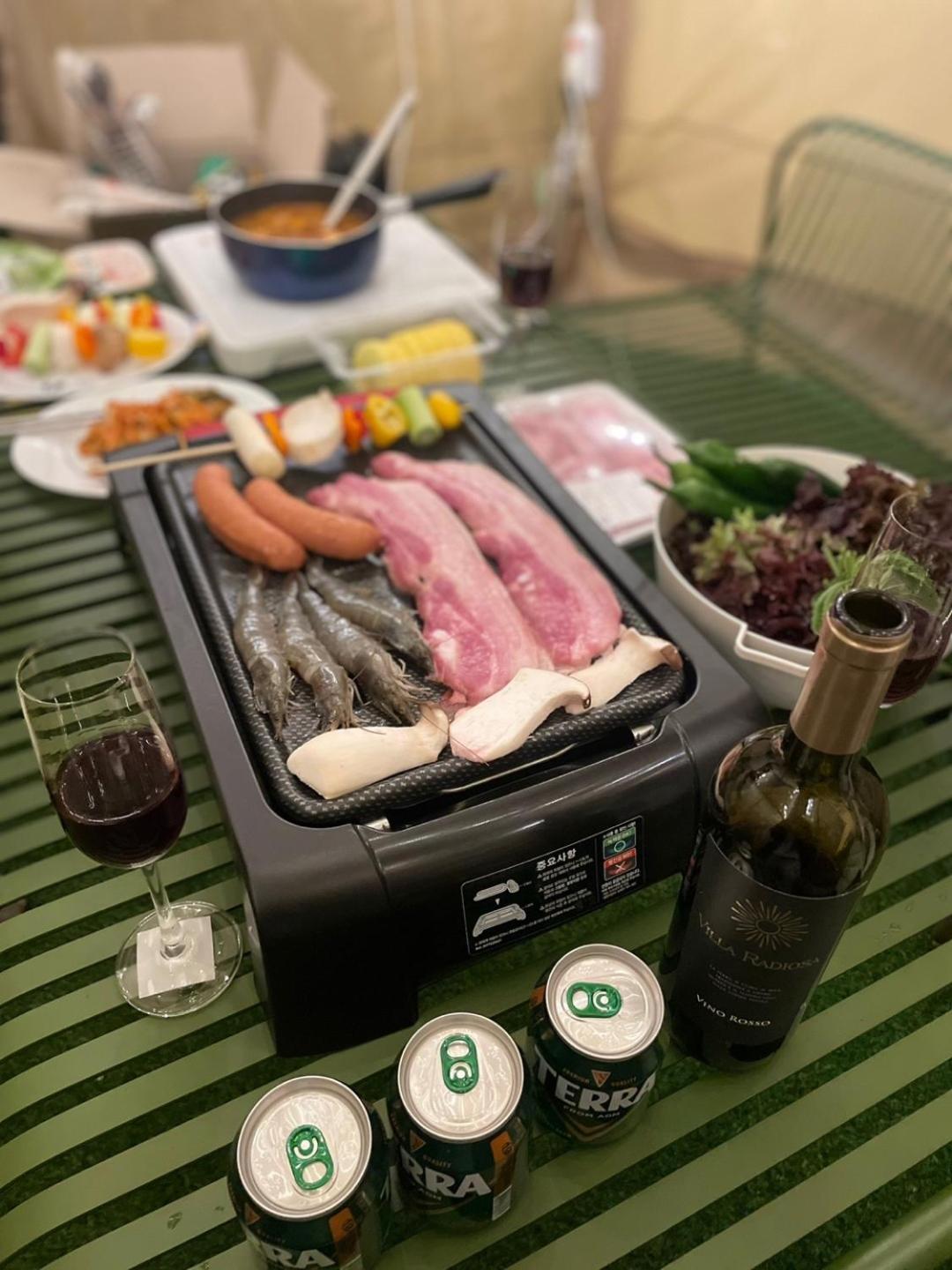 Khách sạn Ado